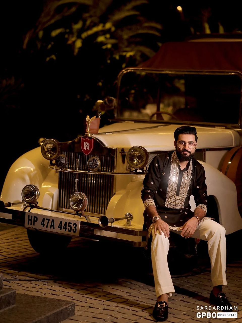 The Black Mirror-Work Kurta Set