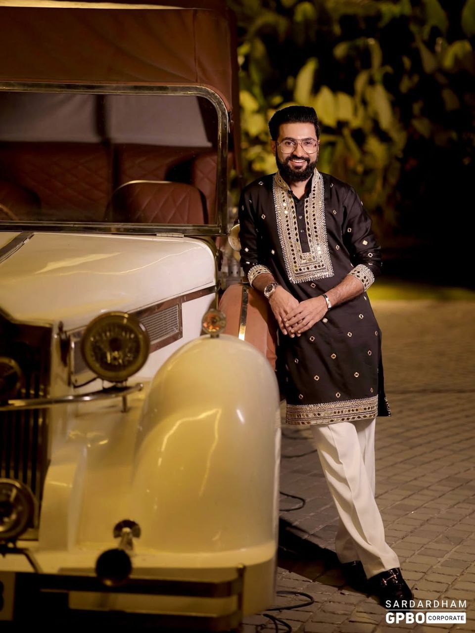 The Black Mirror-Work Kurta Set