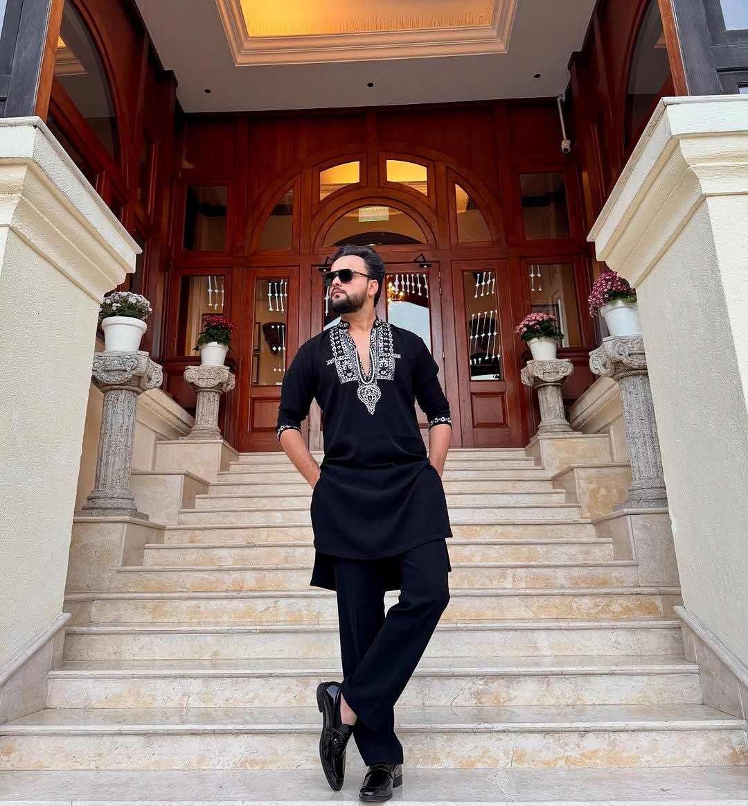 Black Embroidered Kurta