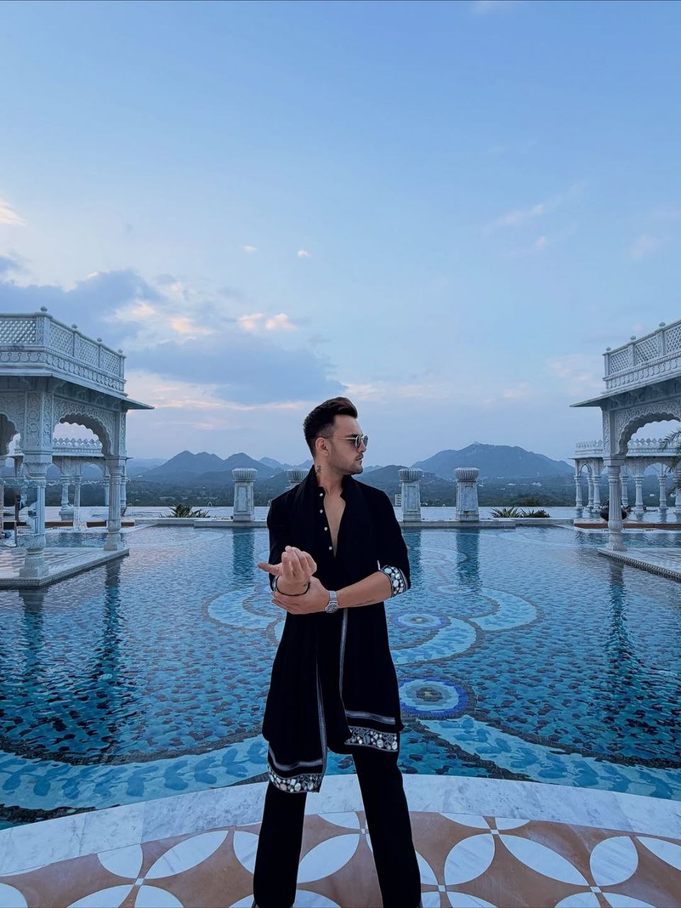 Black Indo-Western Kurta Ensemble with Embellished Stole